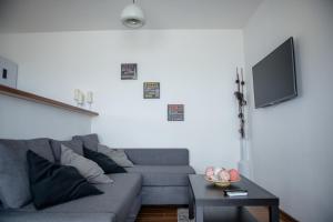 Sea Gem Mamaia - 200m to Beach, XL Terrace, and Beautiful Views