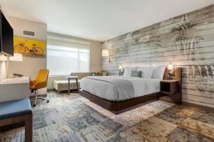 DoubleTree by Hilton Charleston Riverview