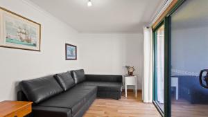 Kellidie Bliss Is Coffin Bays Touch Of Paradise - Perfect Couples Retreat