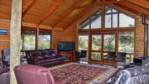 Long Beach Eco - Lodge Is The Perfect Property For Nature Lovers, With An Abundance Of Wildlife Birds, Kangaroos and Emus, As Well As Bush and Sea Views