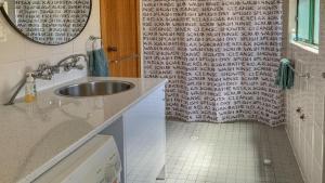 Little Douglas Holiday Shack - A Rare Opportunity To Rent A Property In This Idyllic Coastal Community