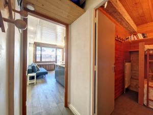 Studio cabine 2-3 personnes au pied des pistes à Val-dIsère - FR-1-518-169