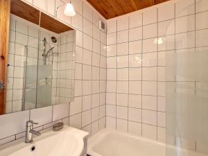 Studio cabine 2-3 personnes au pied des pistes à Val-dIsère - FR-1-518-169