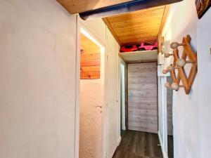 Studio cabine 2-3 personnes au pied des pistes à Val-dIsère - FR-1-518-169