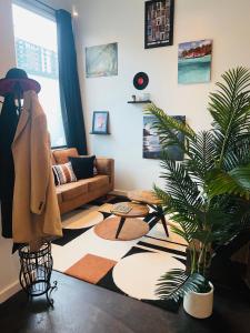 Deep Ellum Theatre Suite - The Black Collection