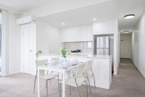 Canterbury Modern 2Br Apt Near Woolworths