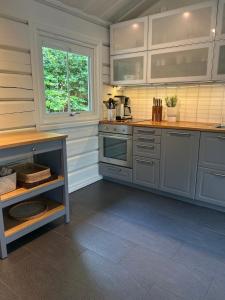 Cozy Retreat with Modern Charm