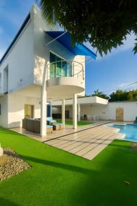 Villa con piscina y jacuzzi privados