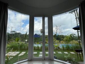 DeSila House and Pool