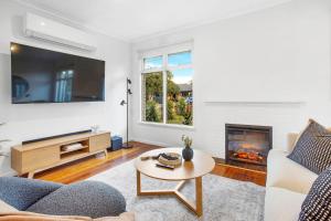 Cheltenham Charm by Ready Set Stay