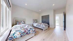 Lucky Mansion - a Luxury Villa in Fort Erie !