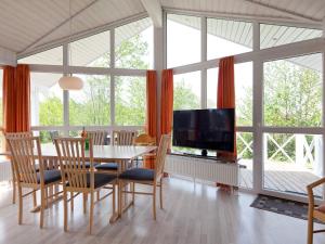 6 person holiday home in GROEMITZ