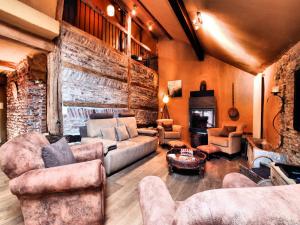 Relaxing Retreat Near Forests