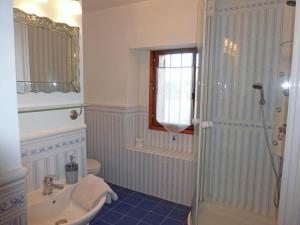 Villas Villa in Cazaubon with Private Pool : photos des chambres