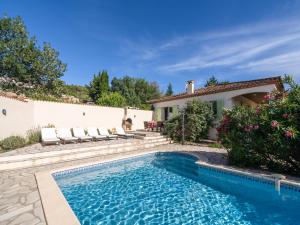 Villas Villa in Felines with Heated Pool : photos des chambres