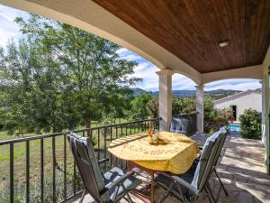 Villas Villa in Felines with Heated Pool : photos des chambres
