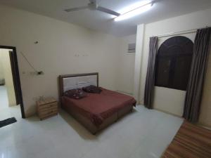 شقة غرفتين وصاله وسط صلاله - Two-bedroom apartment in the center of Salalah