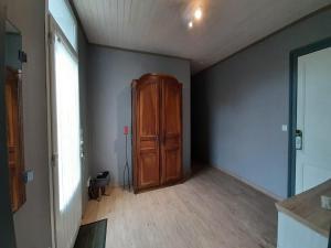 Maisons de vacances Holiday Home in La Teste with Pool & BBQ : photos des chambres