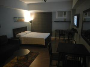 Two Maridien 41stFlr Studio -Minimalist Functional