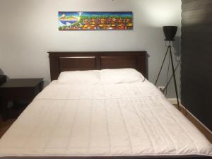 Two Maridien 41stFlr Studio -Minimalist Functional