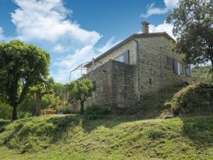 Holiday Home in Montclus near river