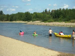 Maisons de vacances Holiday Home in Vieure near Lake : photos des chambres