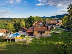 Holiday Home in Ogulin with Pool & Rafting