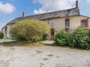Maisons de vacances Farmhouse in Giroux near Forest & Lake : photos des chambres
