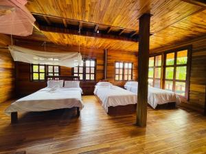 Samaki Guesthouse & Grandpa Homestay- Tad Lo