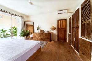 Villa Ubuntu 3BR Pool Ricefield Family&Friends group near Canggu