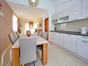 Apartment in Bibinje near Pebble Beach