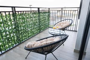 1BDR Luxury Stay with Pool & Gym - Waters Edge, YAS ISLAND