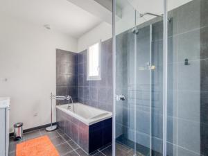 Villas Villa in Aquitaine with Pool & BBQ : photos des chambres