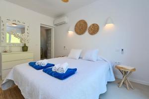 Los Jazmines by Aguilarent