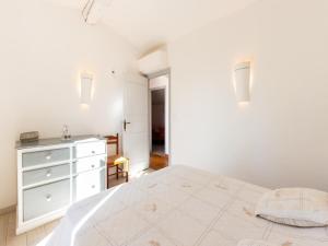 Villas Villa in Mouans-Sartoux with Pool & Beach : photos des chambres