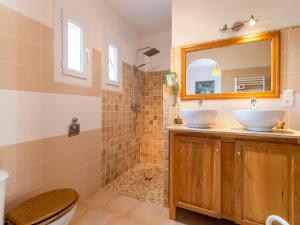 Villas Villa in Mouans-Sartoux with Pool & Beach : photos des chambres