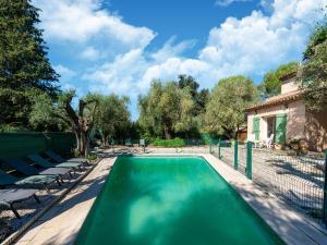 Villas Villa in Mouans-Sartoux with Pool & Beach : photos des chambres