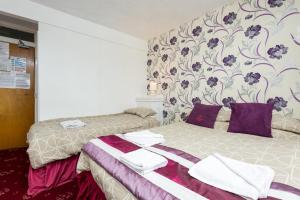 Standard Triple Room room in Canberra Hotel