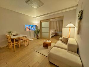 광화문 도보3분, 명동과 경복궁 인사동까지 도보로 즐기는 힐링 스테이