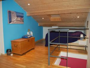 Maisons de vacances Villa in Gareoult with Private Pool : photos des chambres