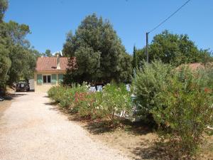 Maisons de vacances Villa in Gareoult with Private Pool : photos des chambres