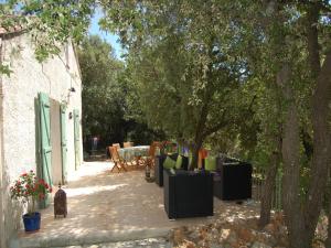 Maisons de vacances Villa in Gareoult with Private Pool : photos des chambres