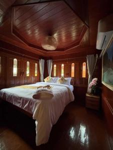 Guitar Thai Style Pool House