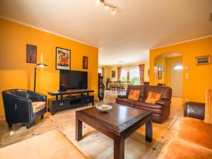 Villas Villa in Roquebrun with Private Pool : photos des chambres
