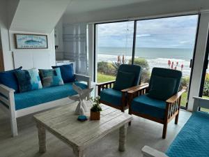 Baby Whale Bliss - Beachfront House