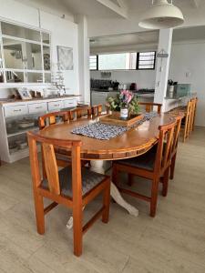 Baby Whale Bliss - Beachfront House