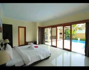 Privat Pool Villa with Kitchen at seminyak