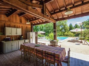 Maisons de vacances Elegant Mansion in Bourgnac : photos des chambres
