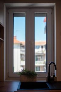 Brand new & stylish beachfront apartment next to Bacvice beach