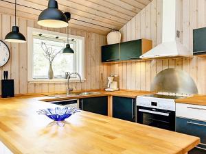 10 person holiday home in Væggerløse